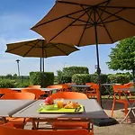 Ibis Budget Lo Hotel 2*
