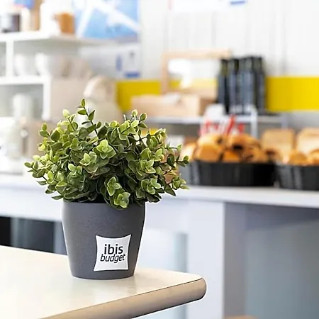 Отель Ibis Budget Lo