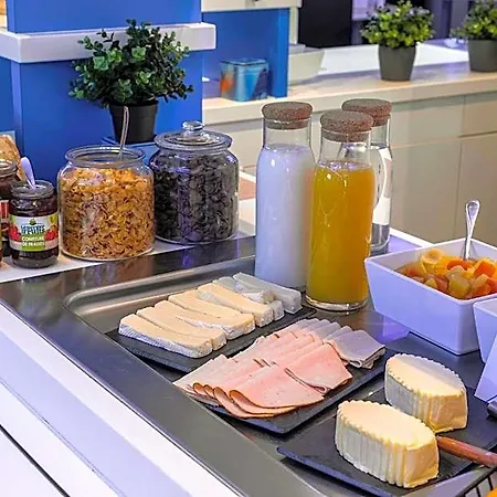 Ibis Budget Lo Отель 2*